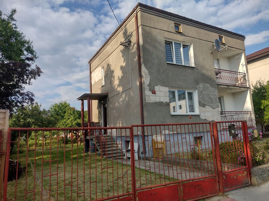 Dom do wynajęcia z ogrodem piętrowy 4 pokoje 2 kuchnie 2 łazienki dla firmy budowlanej