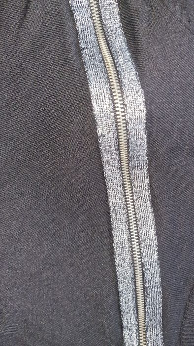 Czarny sweter Mohito