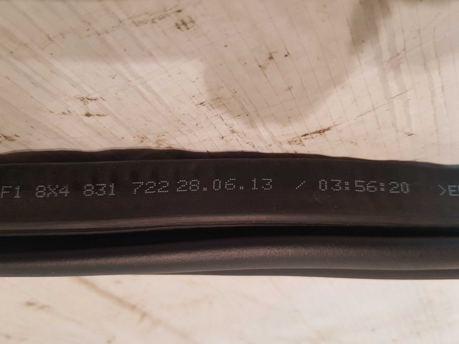 Uszczelka przednich tylnych prawych drzwi 8X 5d EU Audi A1 10-18