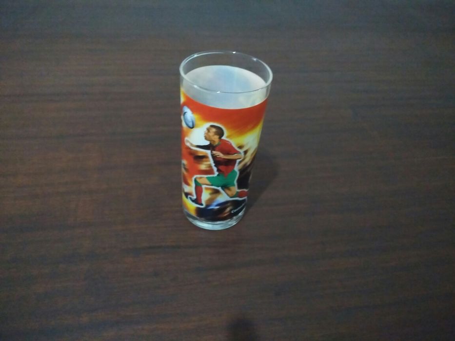 Copo com foto de Costinha( euro 2004 ).