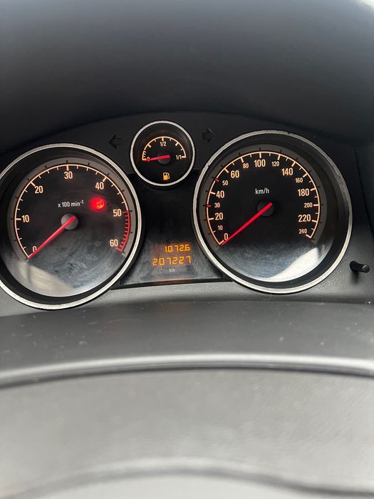Opel Astra 1.3 CDTI (90 cv) - 2006 - Excelente Estado Vendo Opel Astra 1.3 CDTI a gasóleo, em ótimo estado de conservação, muito económico.