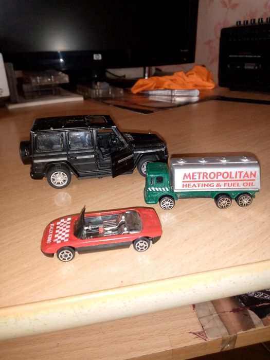 Продам машинки игрушечные