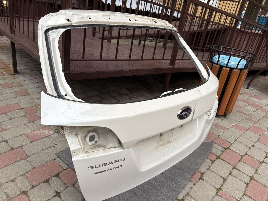Кришка багажника Subaru Outback B15 Європа під відновлення