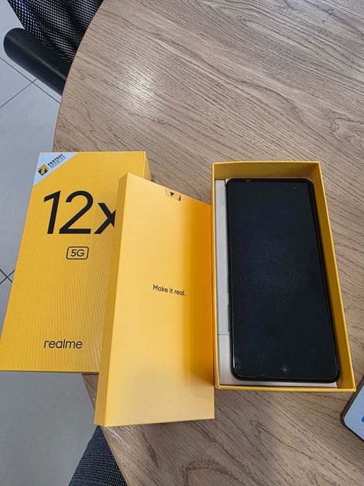 Sprzedam Samrfon REALME 12X5G