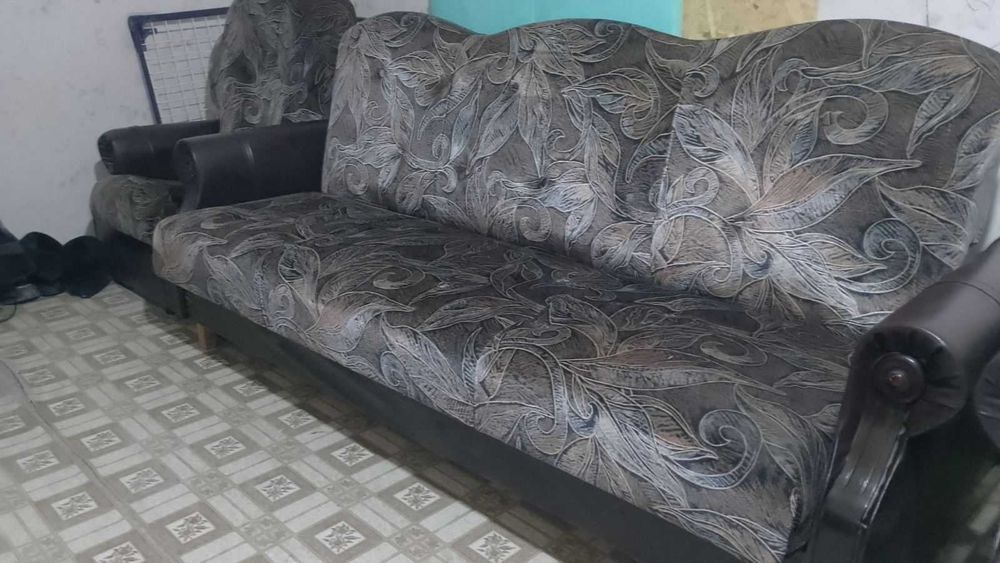 Продам диван, крісла