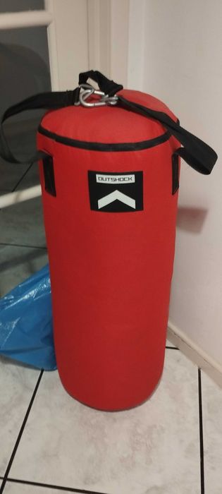 Saco de boxe + luvas
