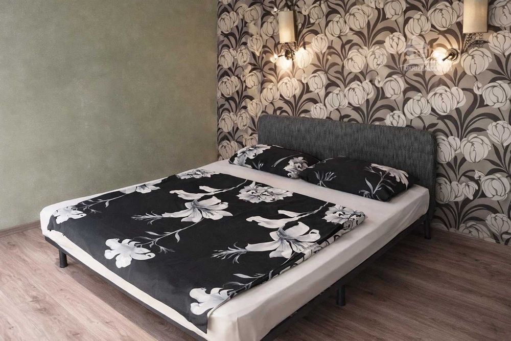 Дом 450 кв. До 35 человек. Сауна, беседка, теннис, генератор, бассейн.