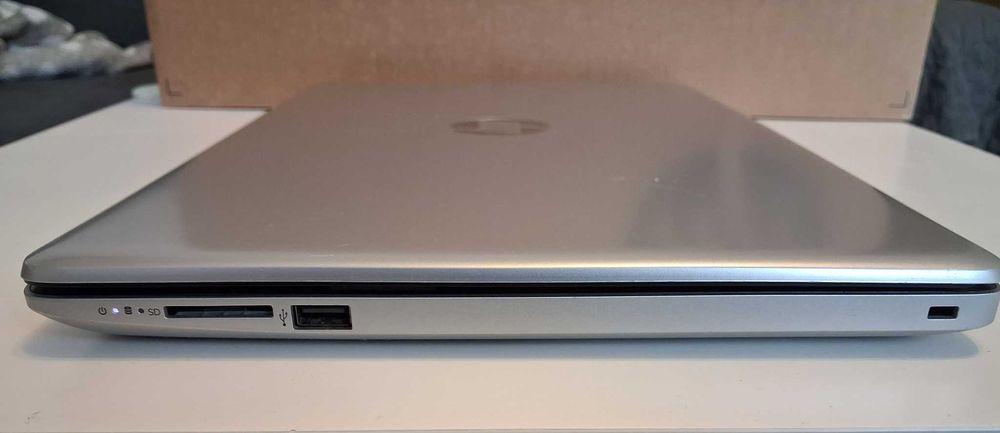 Laptop HP 15-da0039nw Intel i5 gen. 8, Win 11, Full HD, SSD + HDD