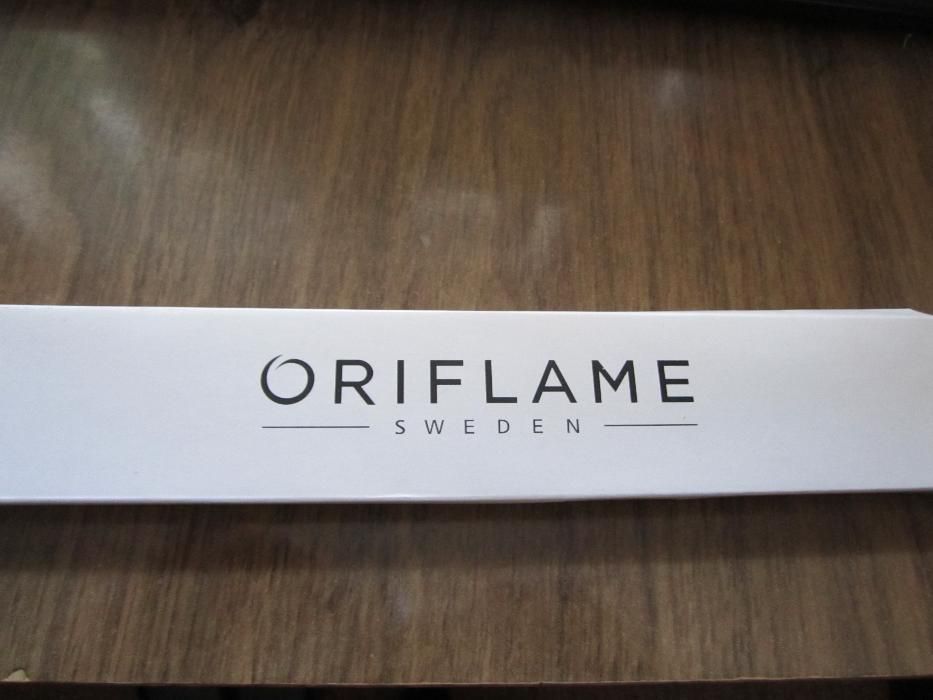 Годинник Oriflame
