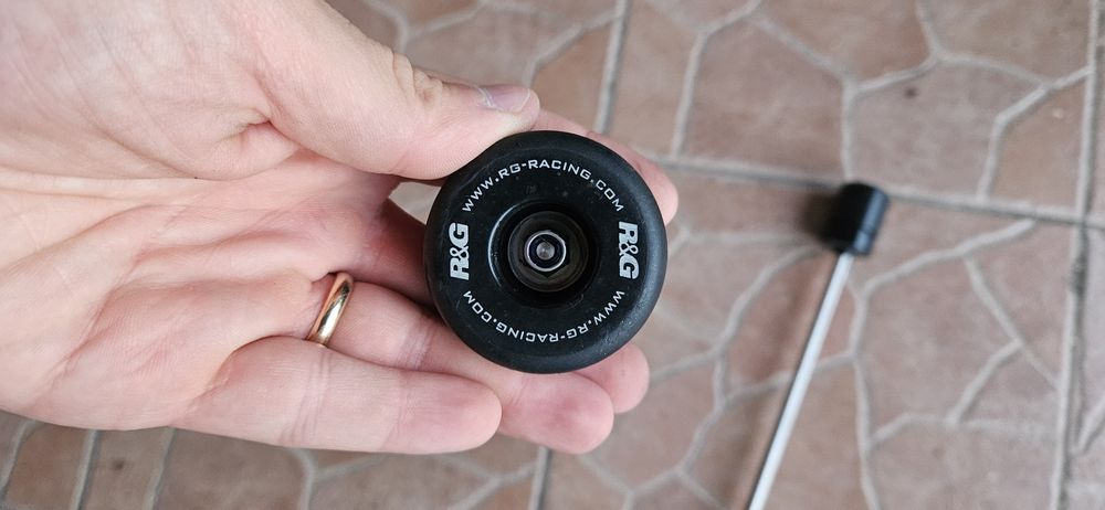 Escape Akrapovick e Sliders R&G Yamaha R7 MT07 Tracer 700
