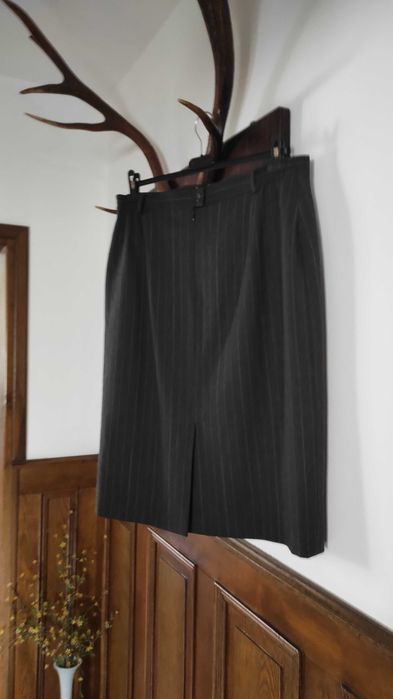 Elegancka spódnica Eugen Klein .97% wełna.