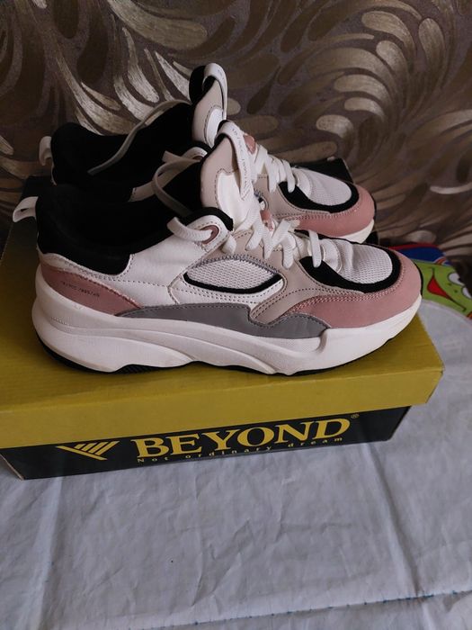 Кроссовки Bershka 38 р