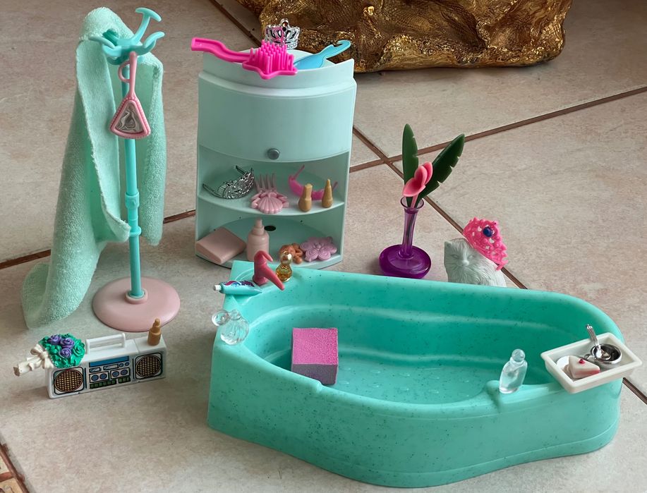 Меблі для Барбі ляльки