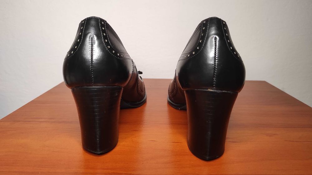 skórzane NINE WEST  w bdb stanie