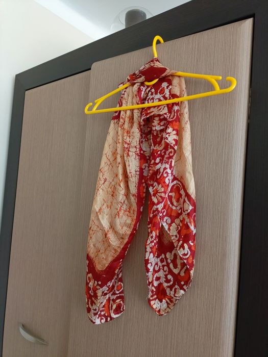 Elegancka jedwabna apaszka HS - piękne, żywe kolory!