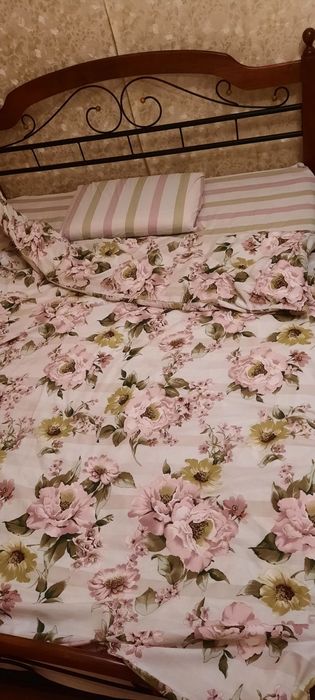 Продам кровать з матрасом