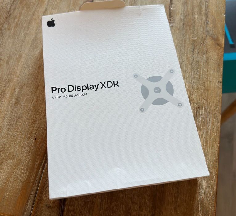 Apple Pro Display XDR + Apple Pro Display Vesa Mount