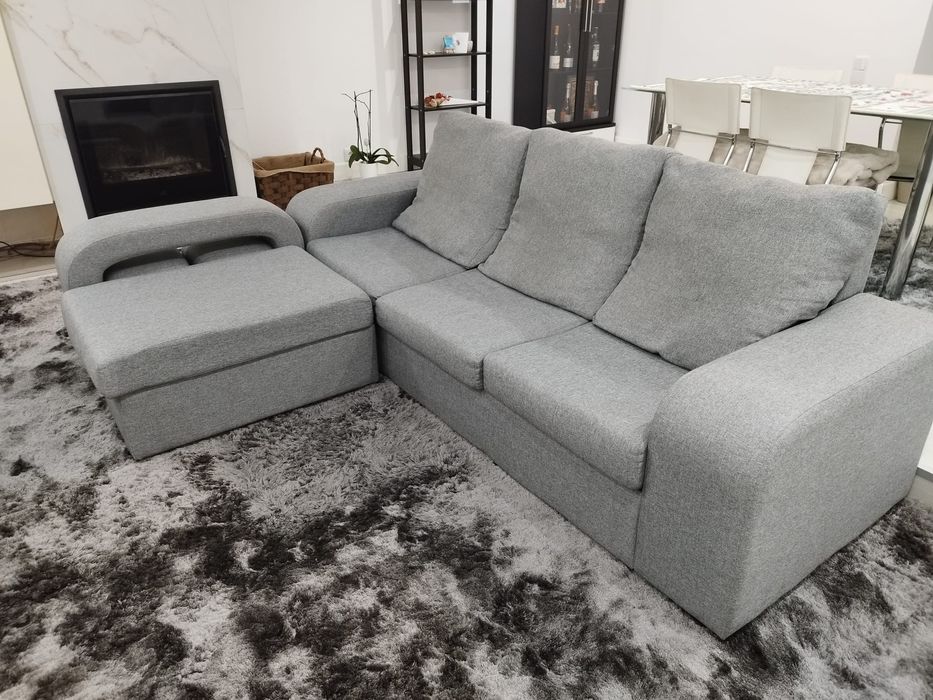 Sofá com chaise longe
