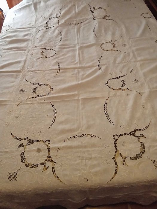 100% Linho Branca bordada à mão 2.60/1.75m + 12 Guardanapos