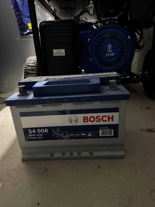 Акумулятор Bosch 12В 74Ач 680А(EN) R+