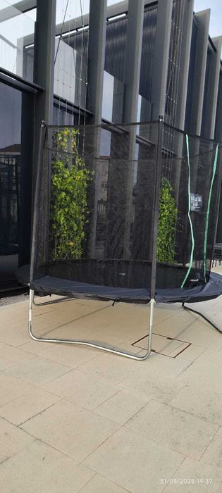 Serviço aluguer trampolim