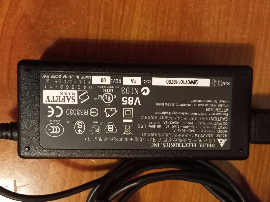 Carregador Toshiba e Asus 19v 3.42A  Modelo SADP-65KB