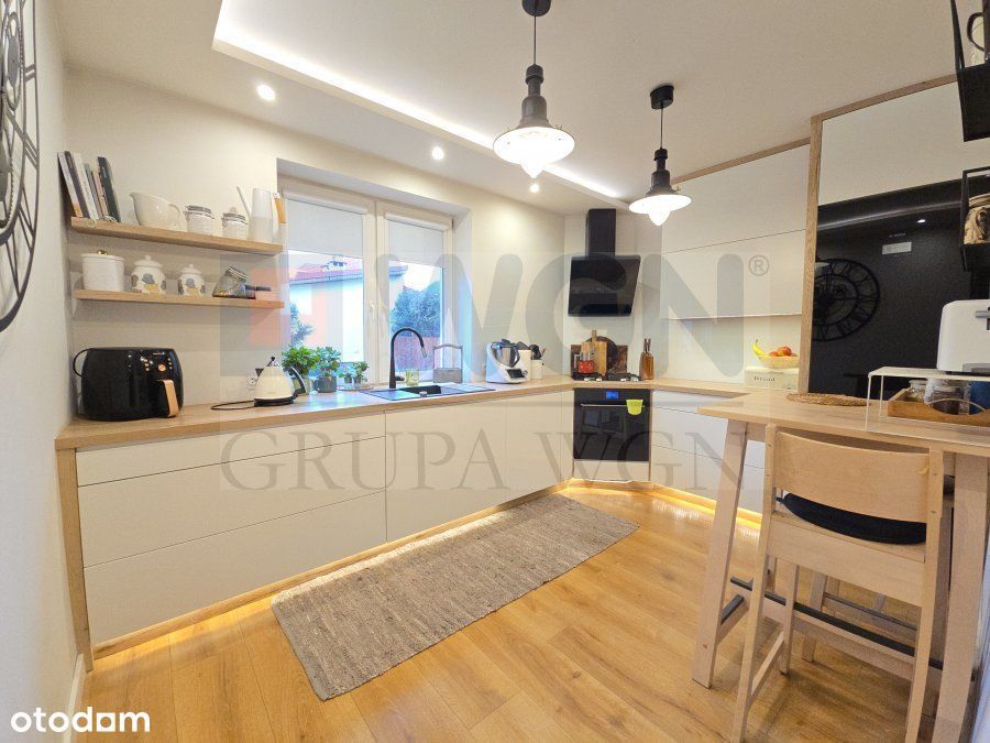 Sprzedam dom + oddzielny budynek usługowy w Bartoszycch.Ogród  .