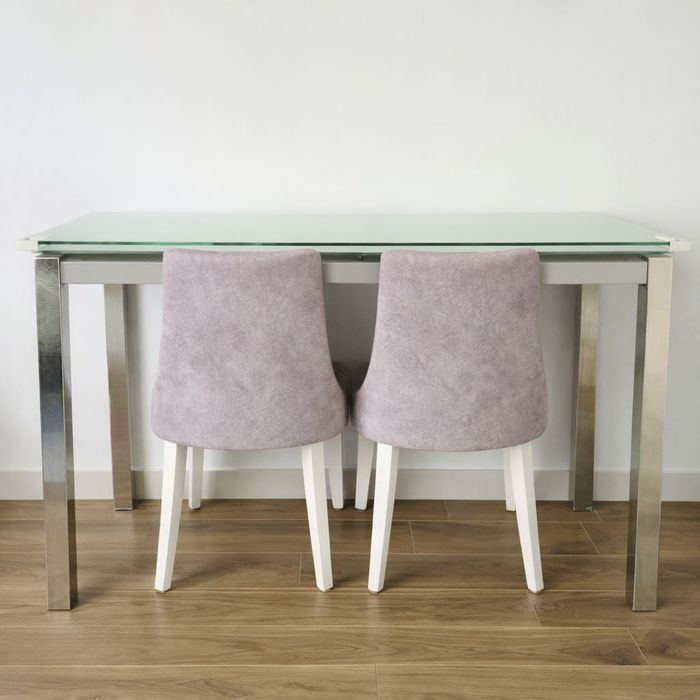 Mesa de vidro moderna com pés em aço inox – estilo contemporâneo