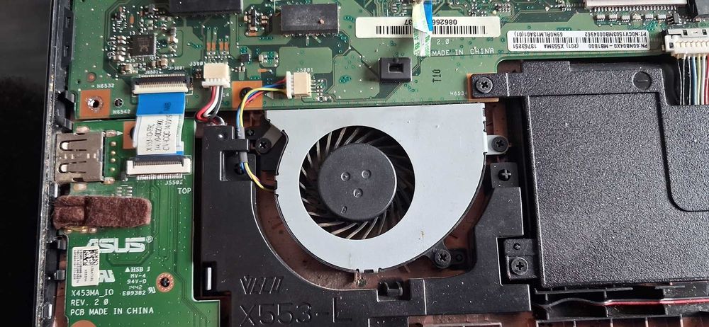 Laptop Asus X553 na części