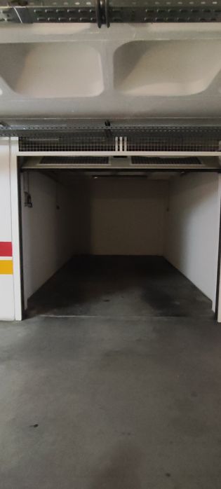 Vendo garagem fechada box com 24 mts