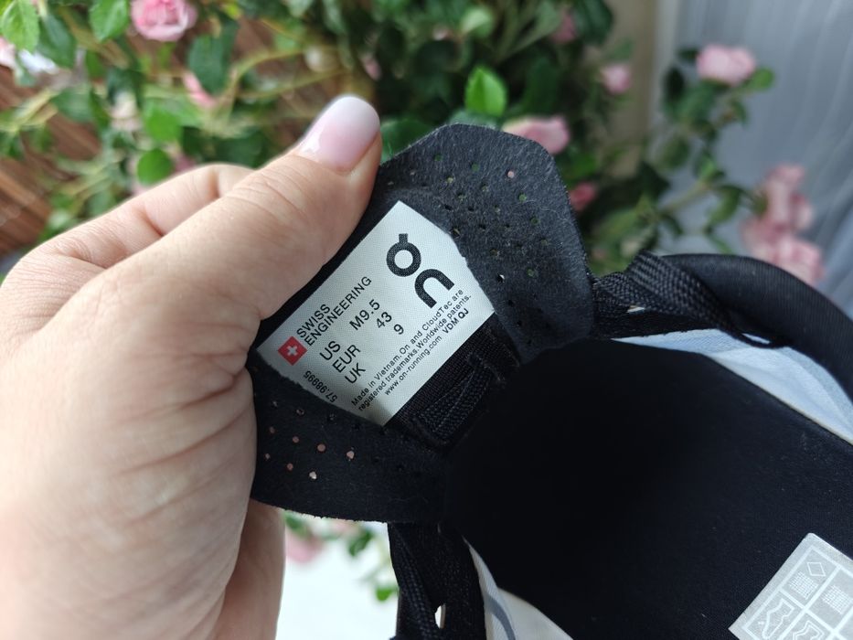 On Running Cloudboom Echo adidasy sportowe męskie 43/27,5 cm
