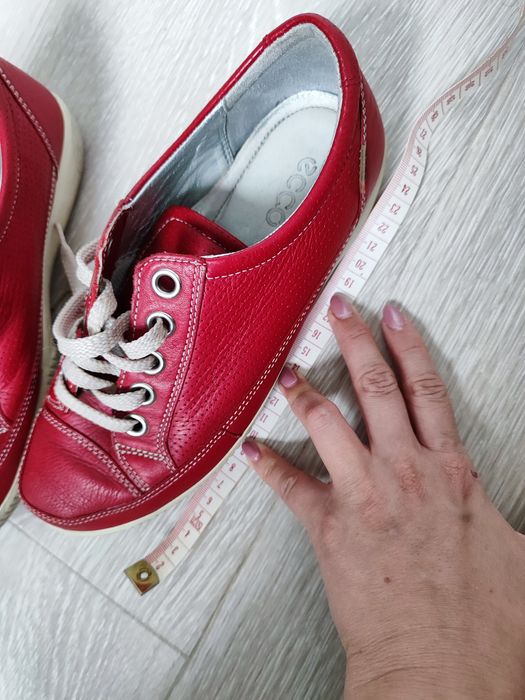 Skórzane buty damskie sneakersy Ecco 38