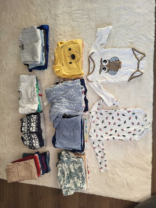 46szt. Paka ubrań r. 74 dla chłopca ubranka chłopięce bluzy spodnie