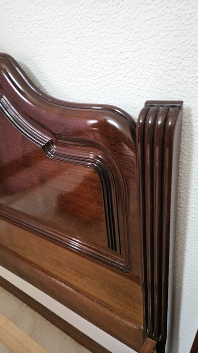 Cómoda + espelho + 2 mesas de cabeceira