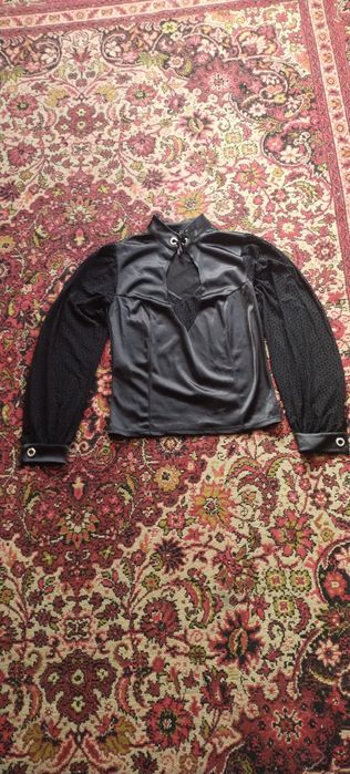 Продам кофточку состояние отличное