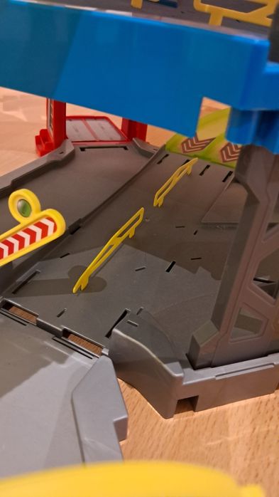 Garagem Mattel megatropolis completa