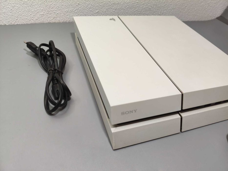 Playstation 4 Branco + Comando