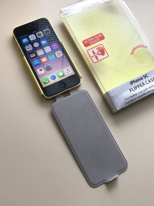 Чехлы для iPhone 5c