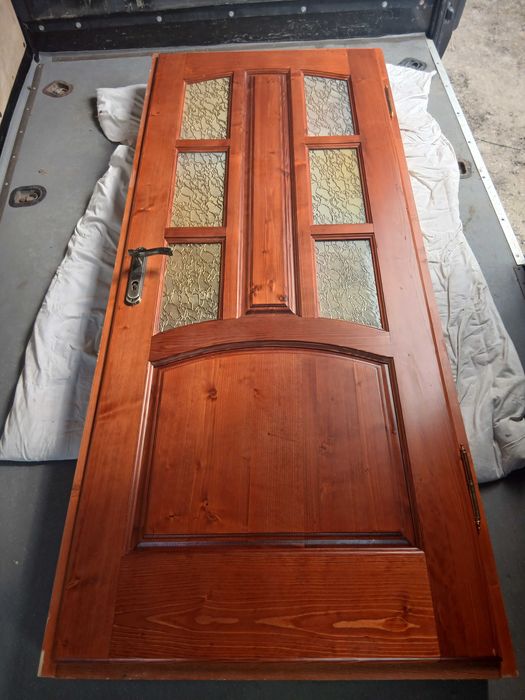 Двері дерев'яні лаковані