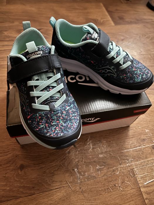 Продам кросівки.На хлопчика.Розмір 30,31