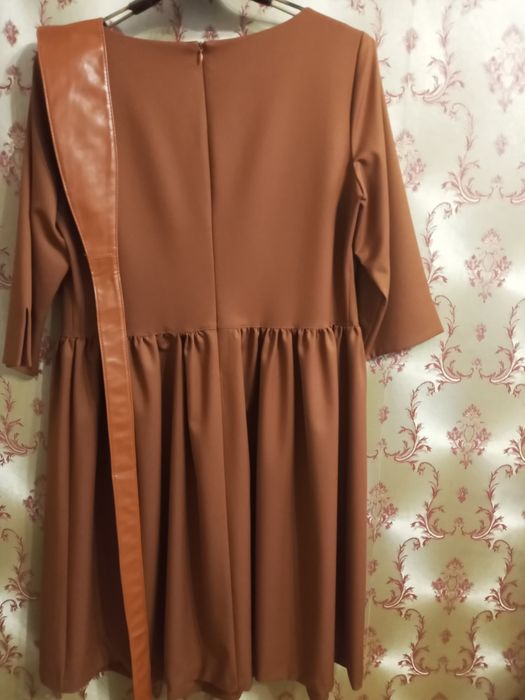 Платье размер 50 горчичного цвета