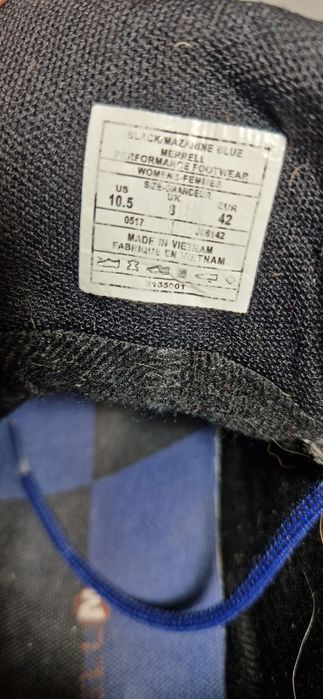 Merrell  42.           .
