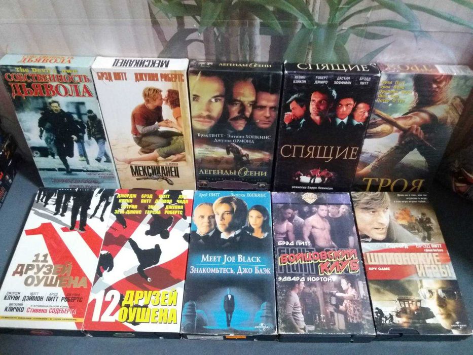 Видеокассеты Ван Дам Универсальный солдат Некуда бежать