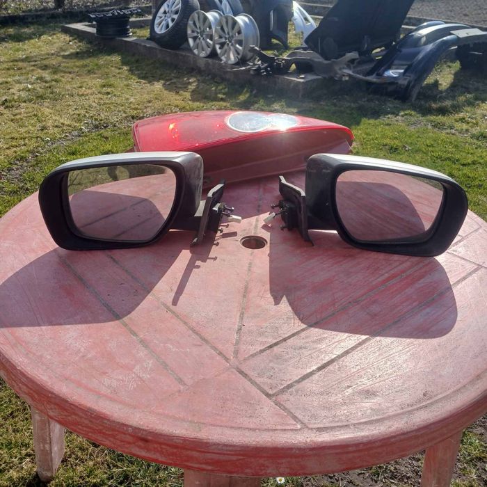 Фари мазда 5 електричні 2008 рік