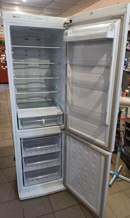 Холодильник Samsung RL41SBSW