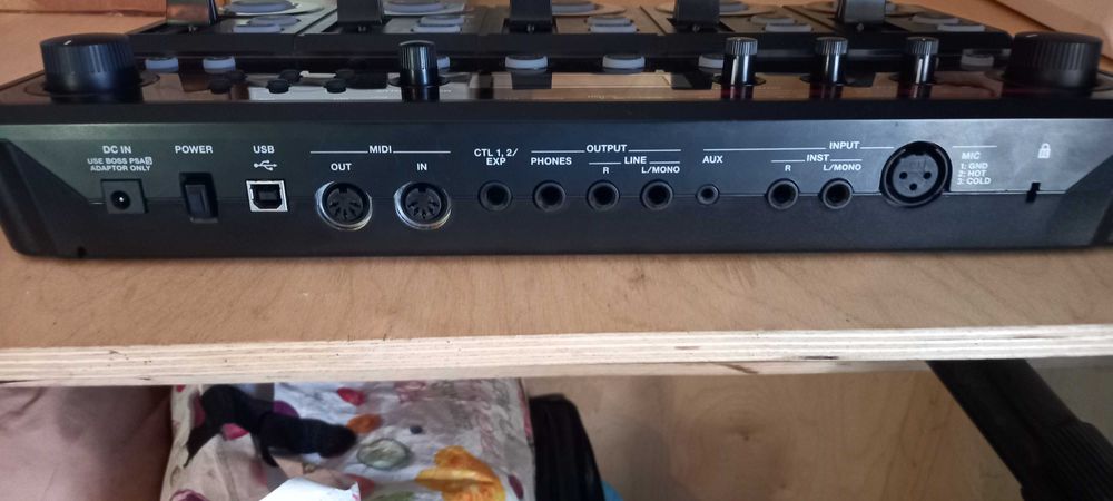 Boss Rc-505 loop station and boss Fs-6 footswitch