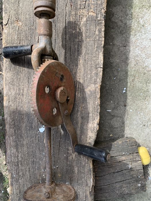 Продам ручну дрель.