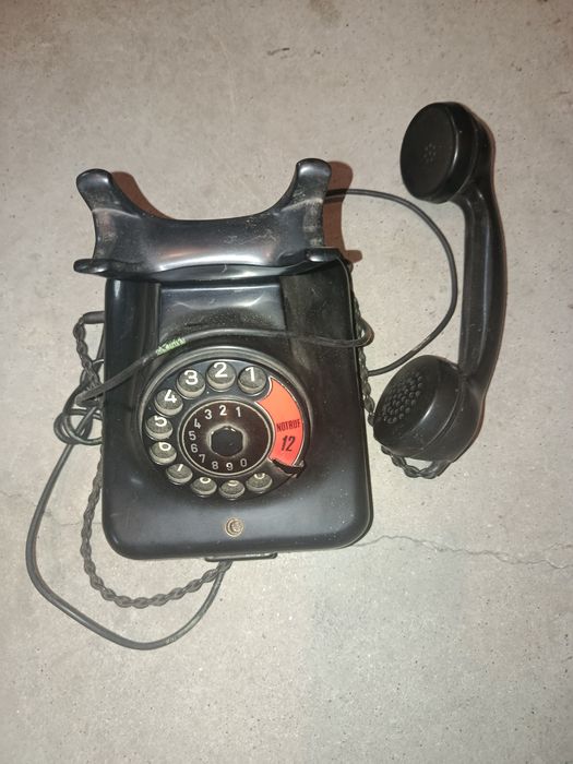 Telefone fixo antigo