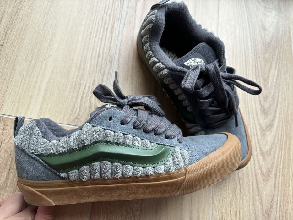 Vans trampki sztruksowe 41 oryginalne