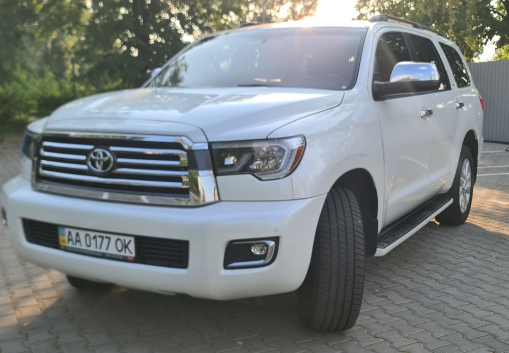 продам Toyota Sequoia Platinum коньячный салон